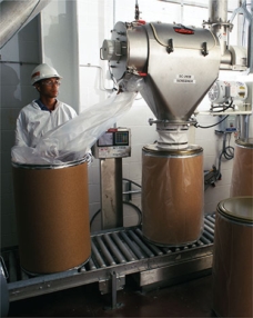 High capacity screening of resin powder at -180F /-82C